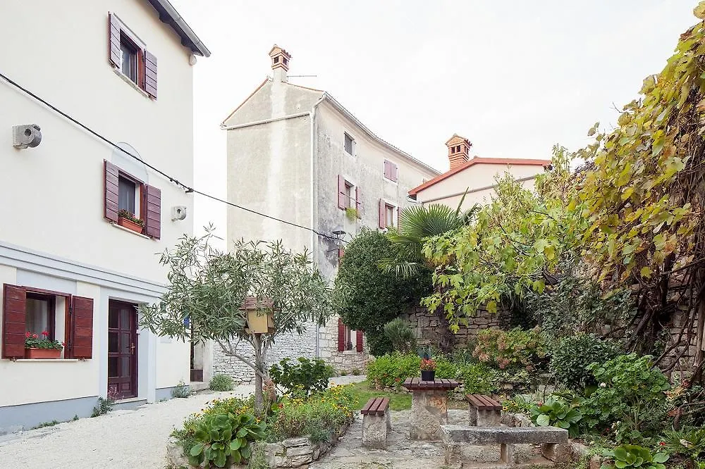 Mon Perin Castrum - Studio Apartment Castel Bale