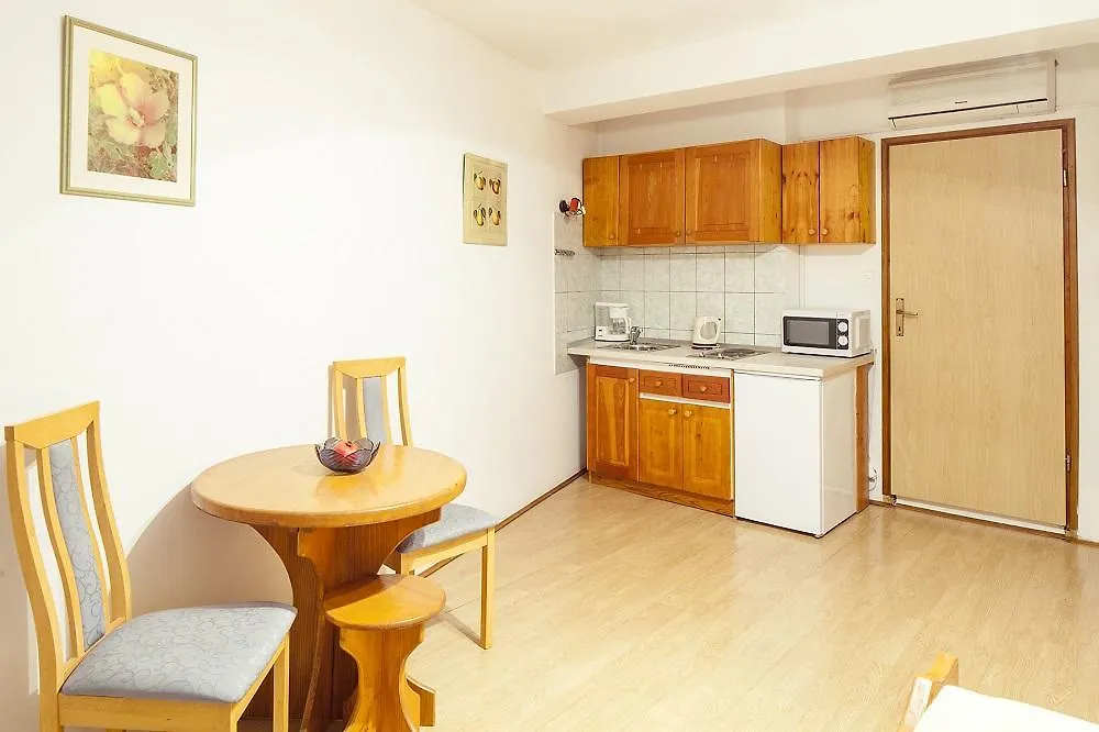 Mon Perin Castrum - Studio Apartment Castel Bale